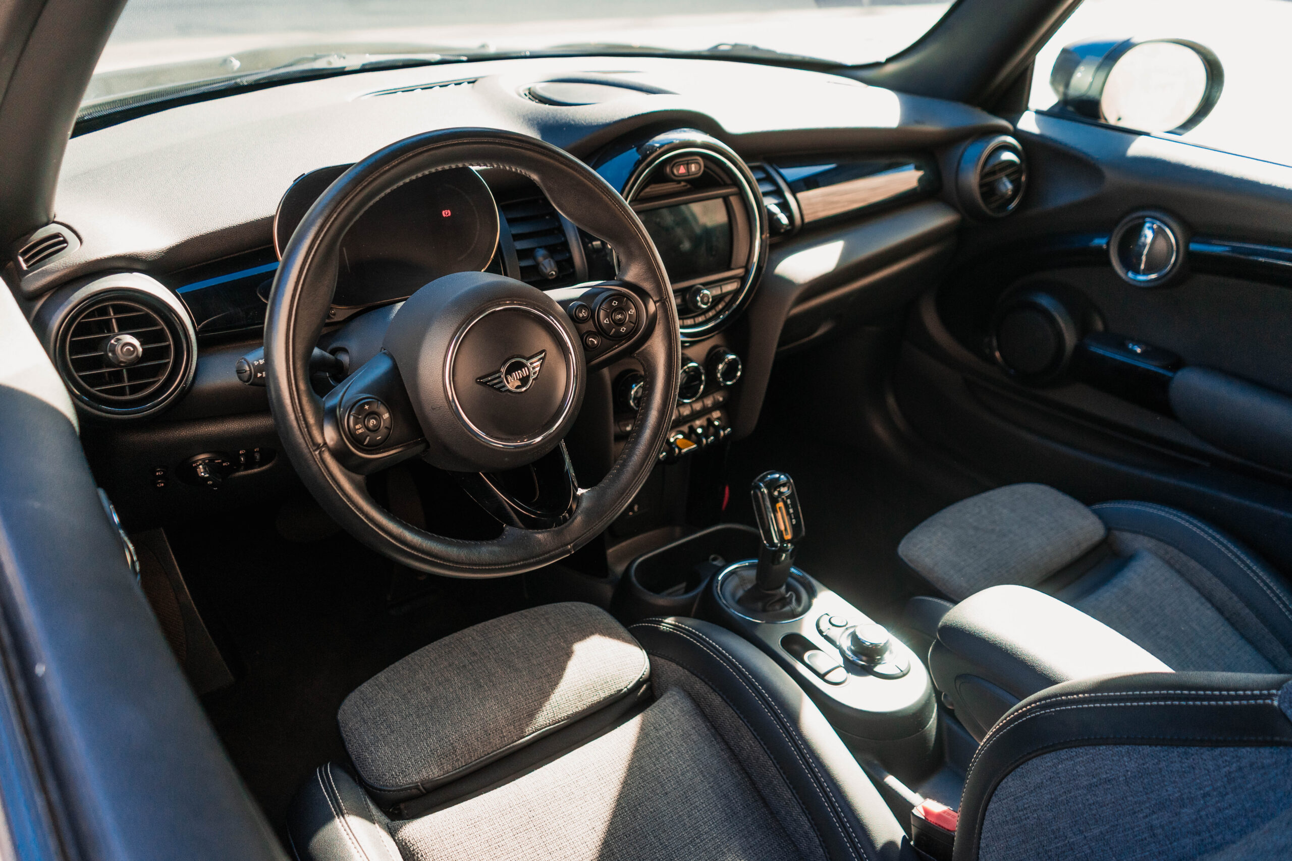 MINI 3 Portas Cooper E Classic S