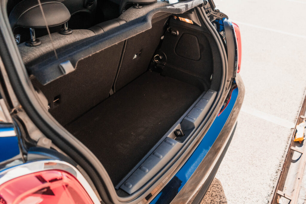 MINI 3 Portas Cooper E Classic S