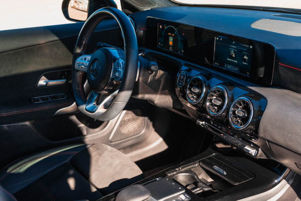 Mercedes-Benz A 200 AMG Line (2020)