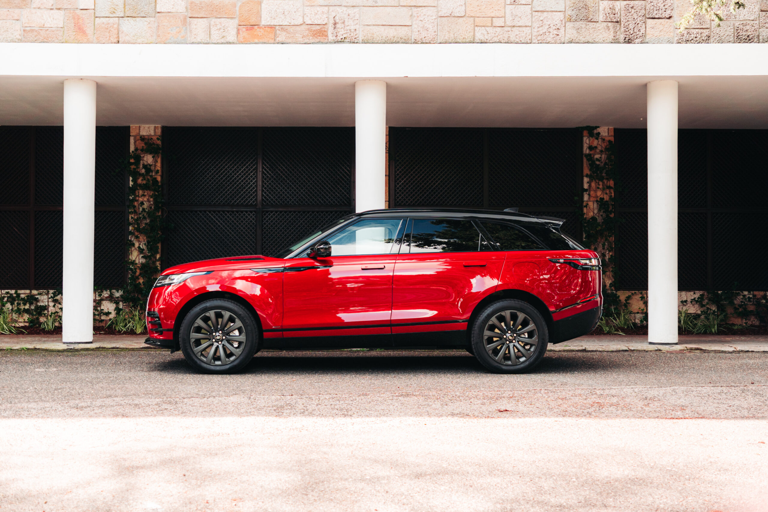 Land Rover Range Rover Velar 2.0 P400e AWD R-Dynamic