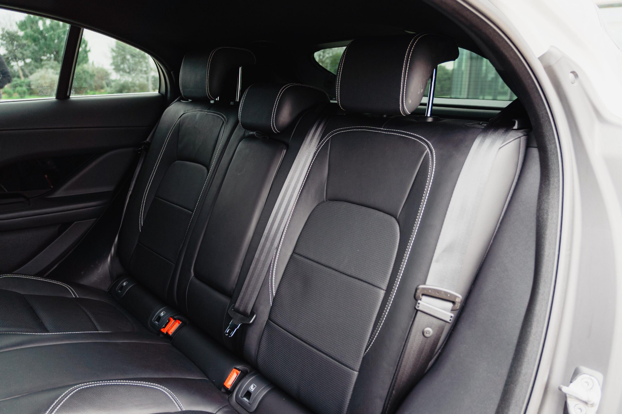 Jaguar I-Pace EV400 AWD R-DYNAMIC SE