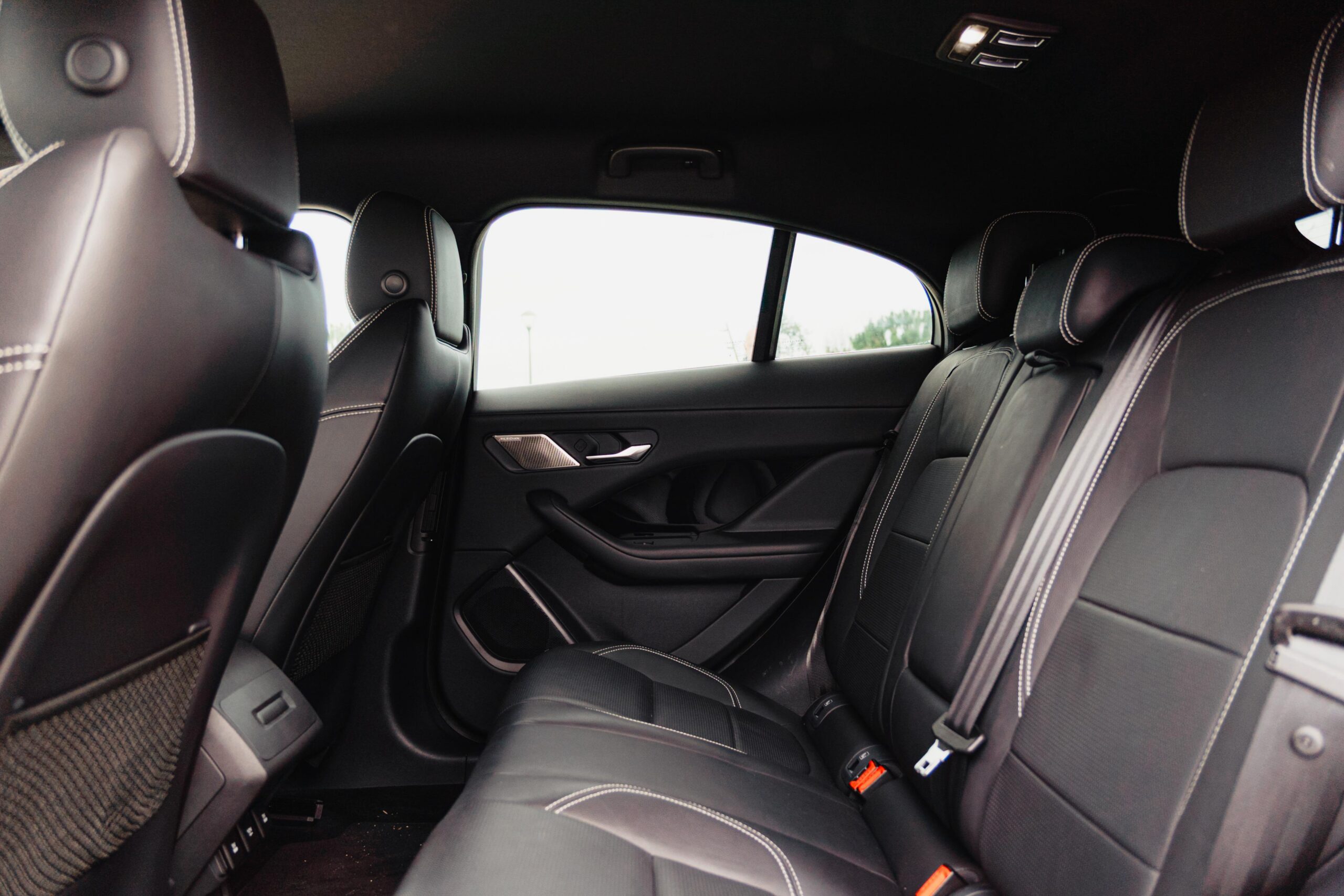 Jaguar I-Pace EV400 AWD R-DYNAMIC SE