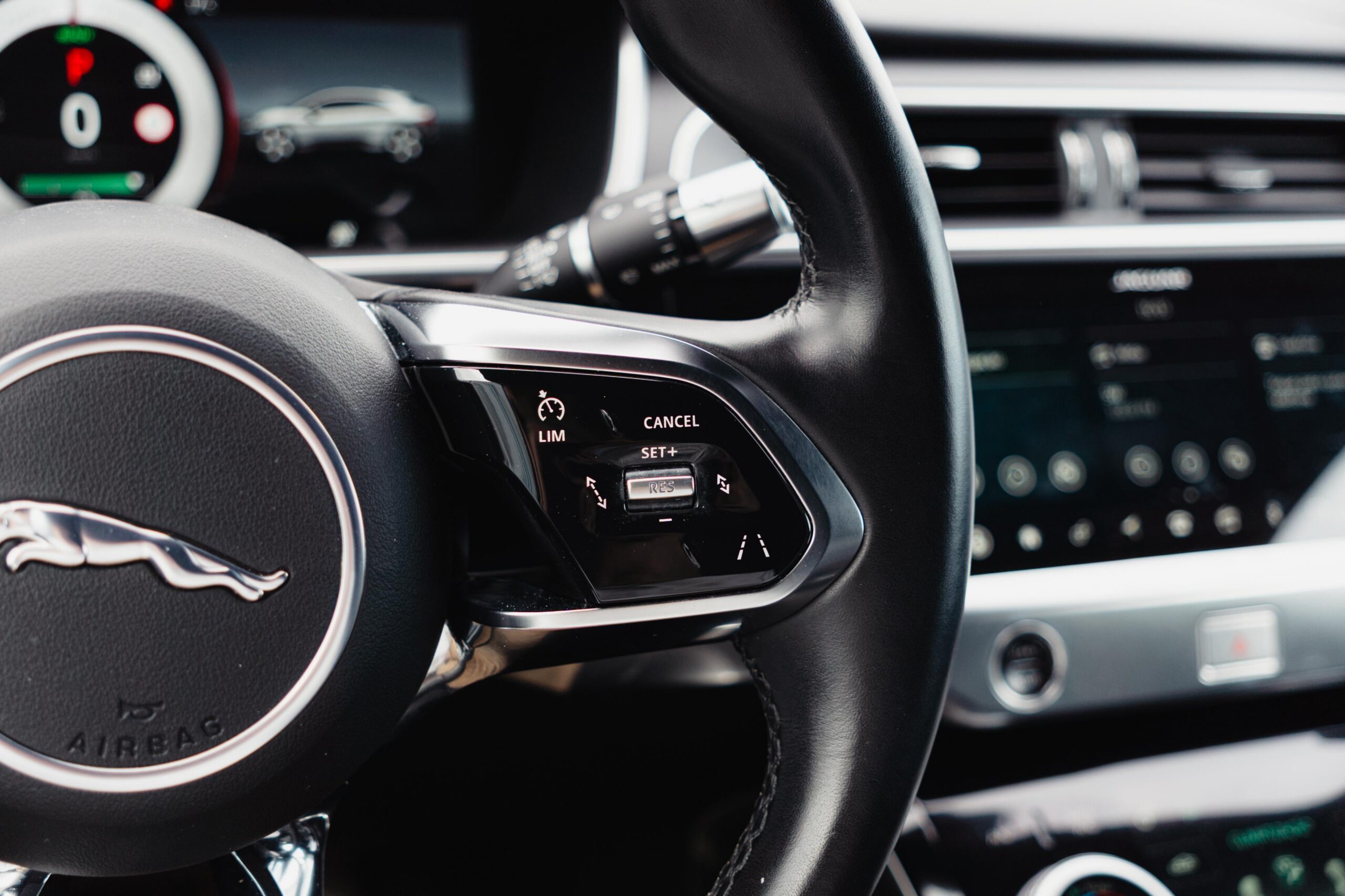 Jaguar I-Pace EV400 AWD R-DYNAMIC SE